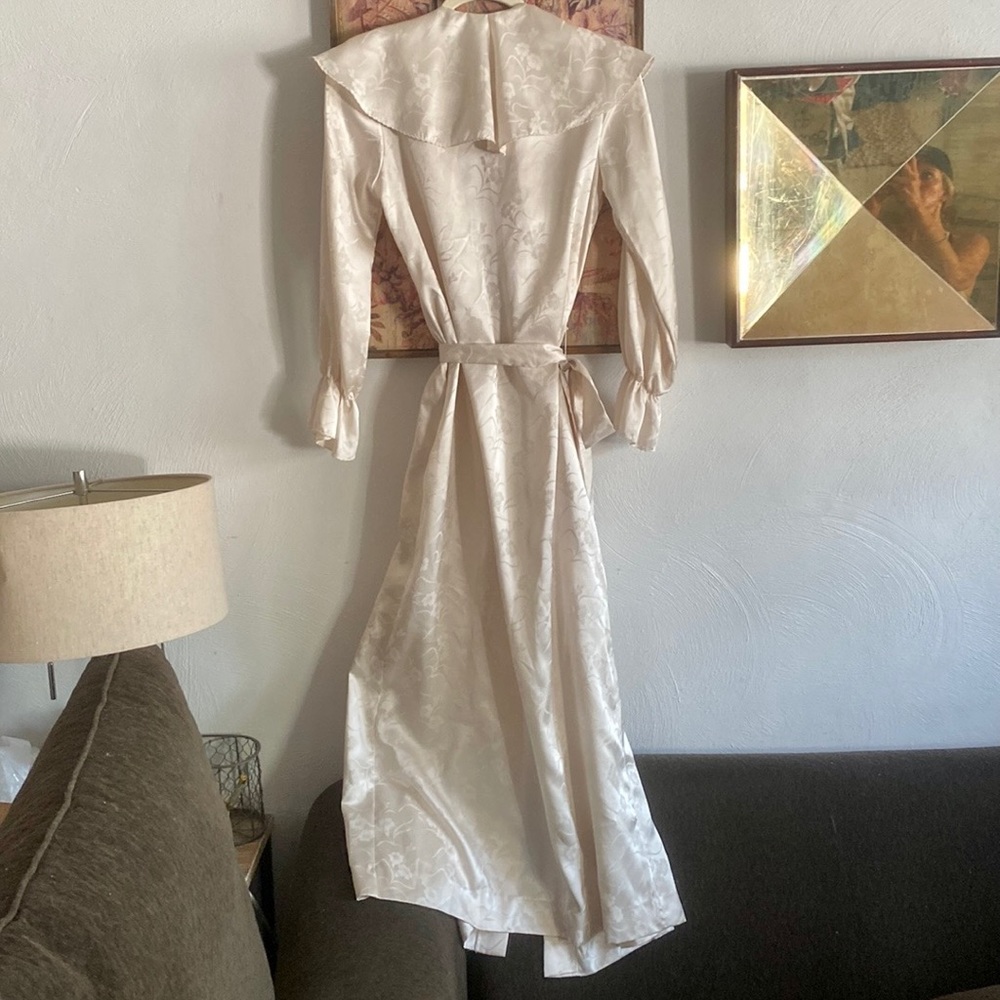 VINTAGE DIOR WEDDING ROBE - Picture 2 of 14